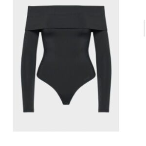 Aritzia Black Contor Bodysuit